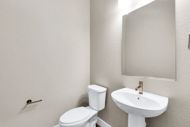 Building Photo - 1555 W 67th Ave