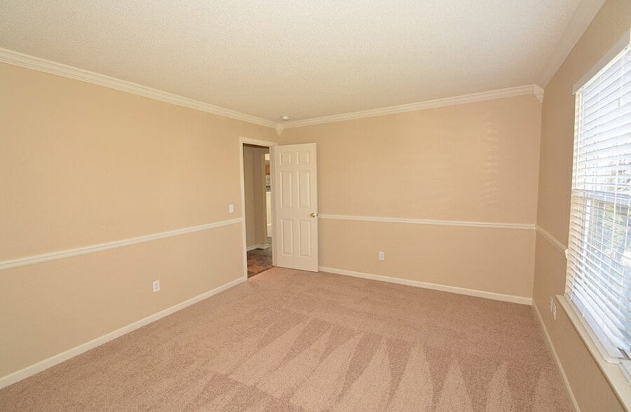 Building Photo - 720 Treyburn Lakes Way