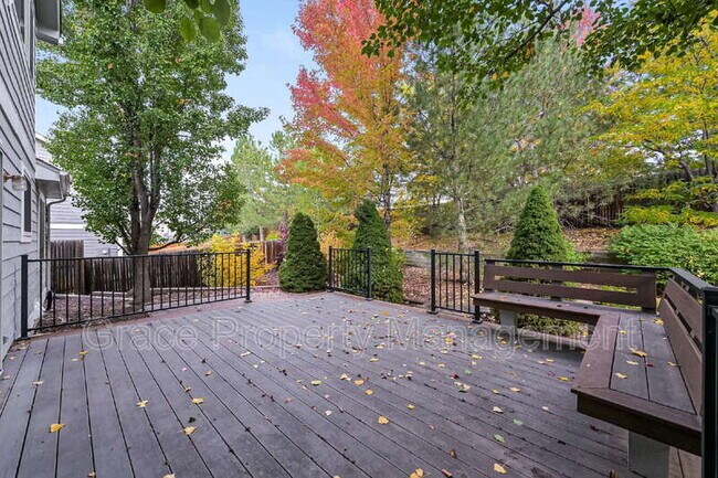 Building Photo - 10376 Dunsford Dr