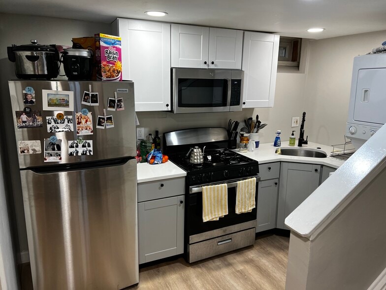 Building Photo - 1424 Catharine St