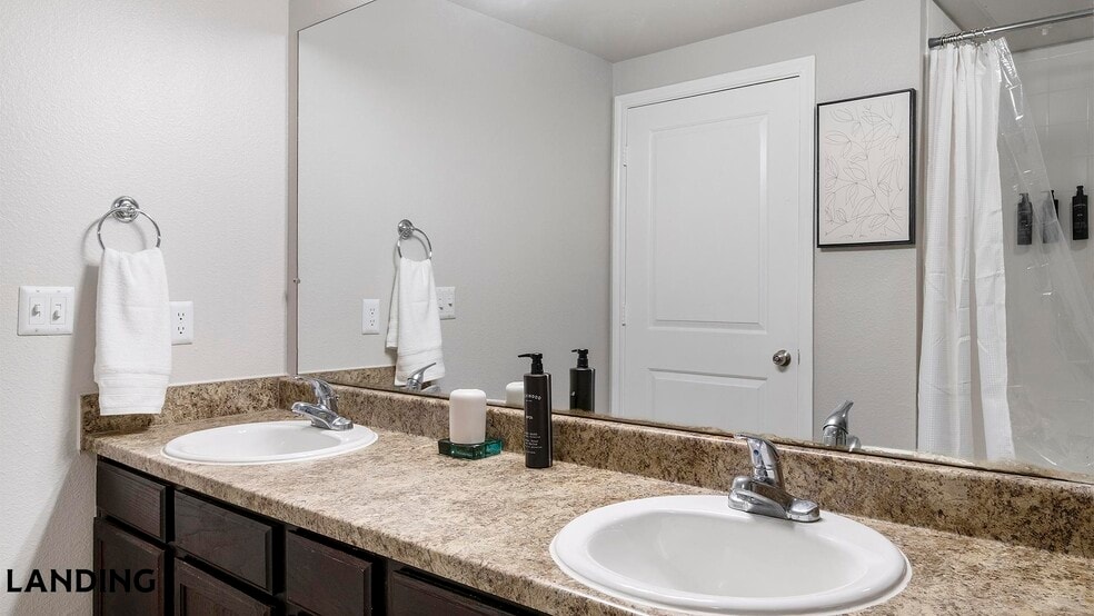 Building Photo - 14807 Woodland Hills Dr