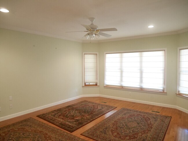 Building Photo - Elegant Coastal Home with Spacious Layout Near Lewes Beach