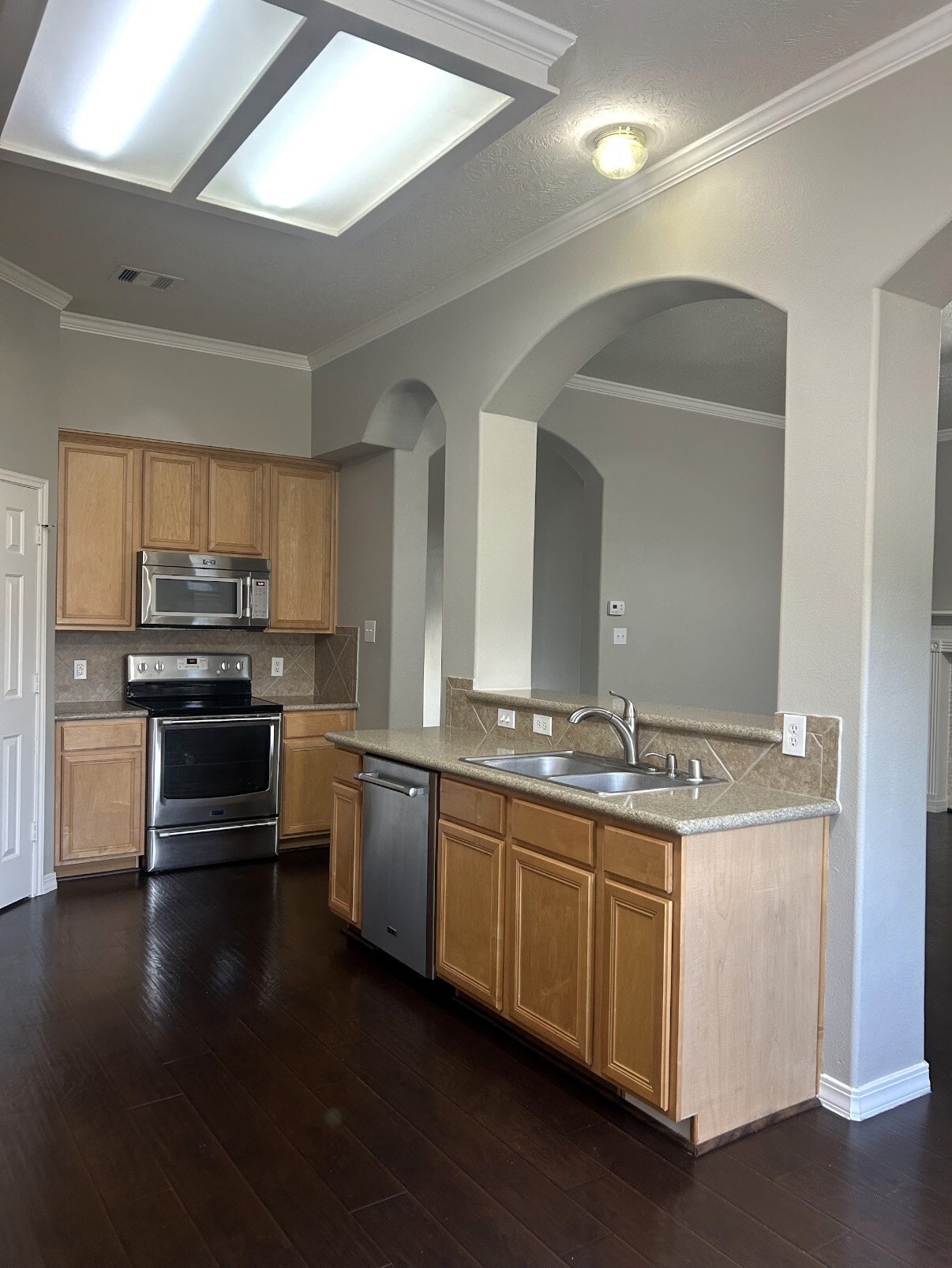 Building Photo - 3527 Pine Valley Dr