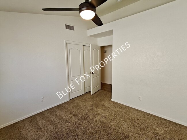 Building Photo - 6717 W Nueva Vista Dr