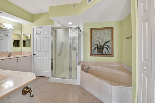 Building Photo - 5938 Crystal Shores Dr