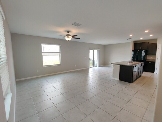 Building Photo - 7127 Samuel Ivy Dr