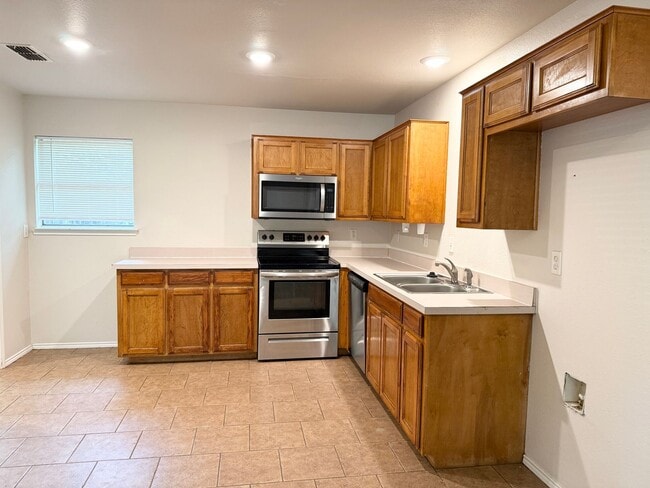 Primary Photo - 129 Stewart Bend Ct