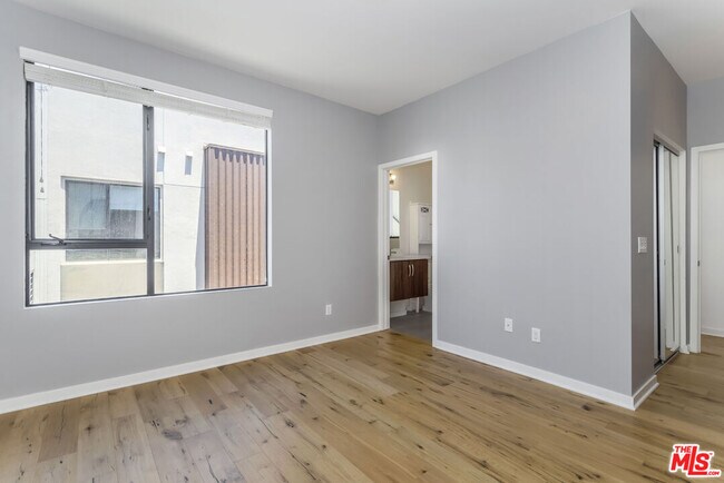 Building Photo - 1427 Waterloo St