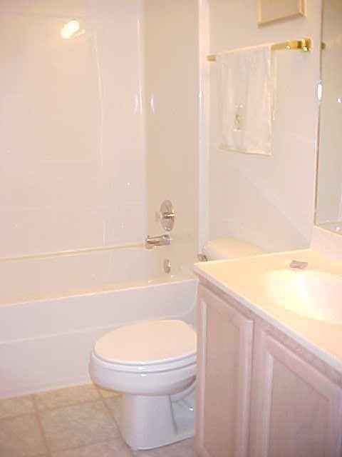 Building Photo - 2321 Orchard St