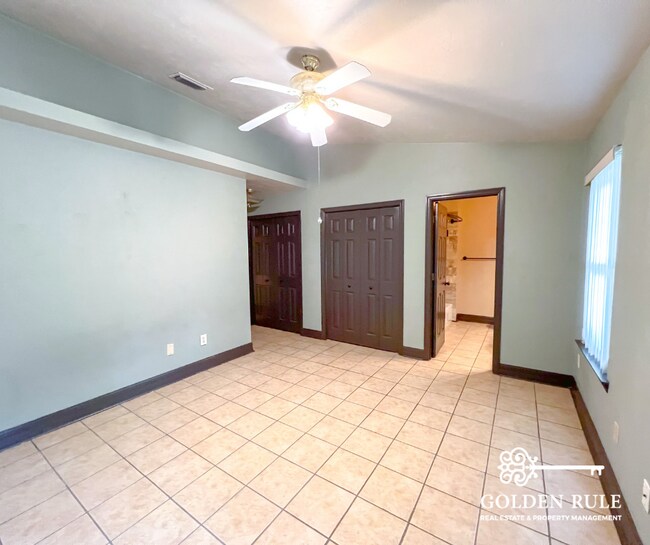 Building Photo - 4112 NW 16th Dr