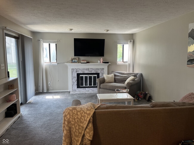 Building Photo - 2922 Eagles Crest Cir