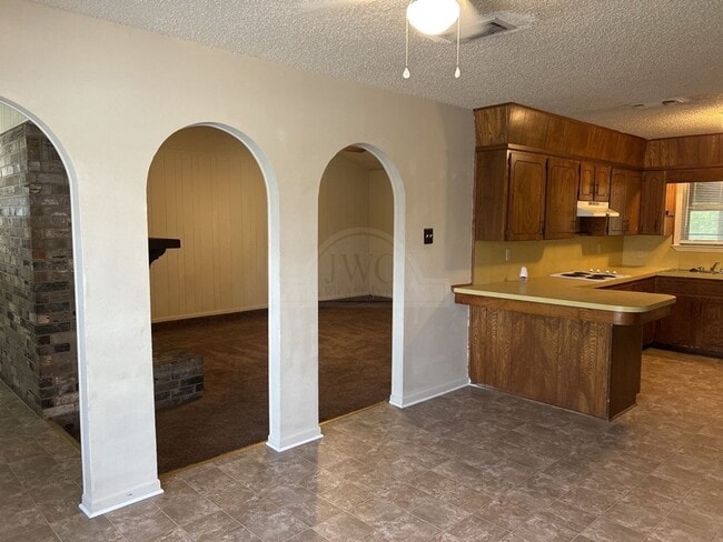 Building Photo - 2103 Omega Cir