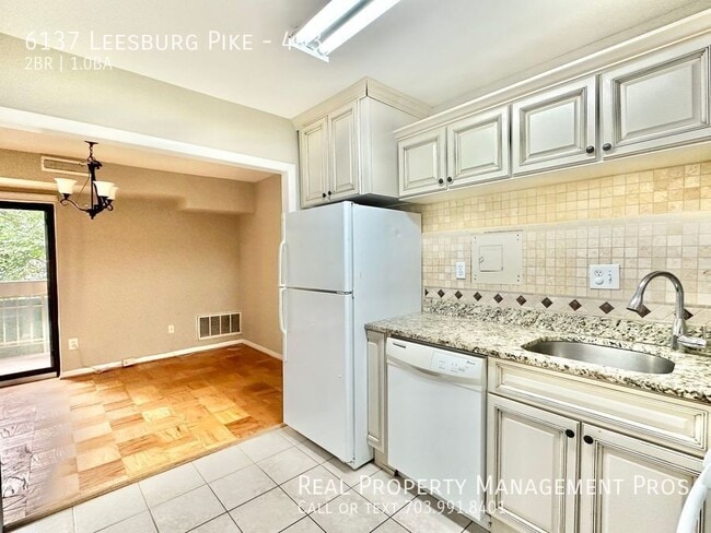 Building Photo - 6137 Leesburg Pike