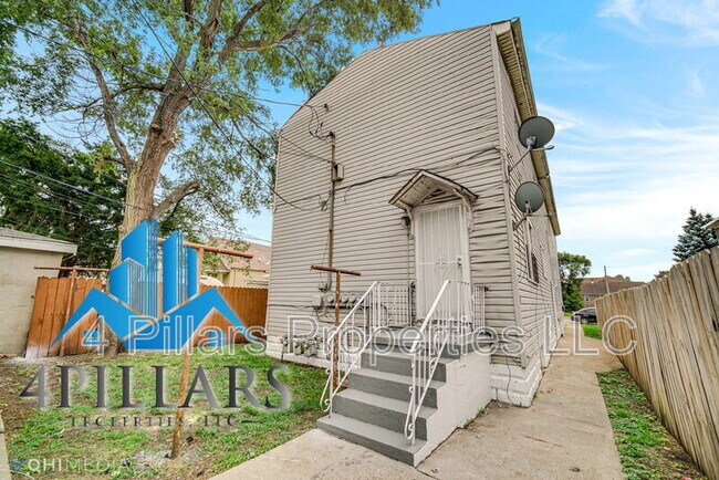 Building Photo - 1120 W 150th St