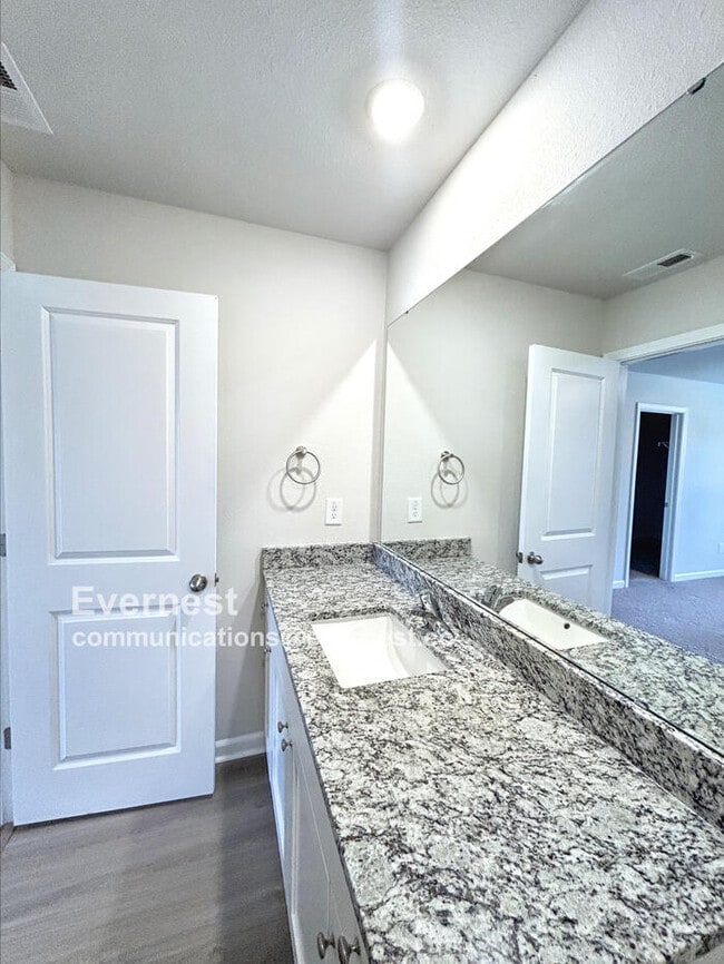 Building Photo - 2164 Willow Gln Dr
