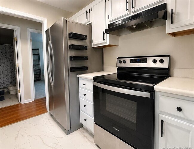 Building Photo - 6139 Rhemish Dr