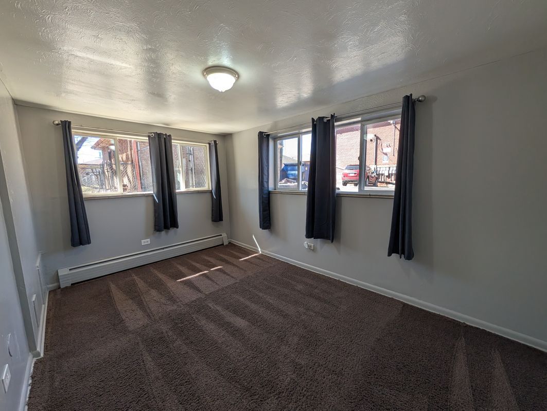 Building Photo - 1741 Clinton St