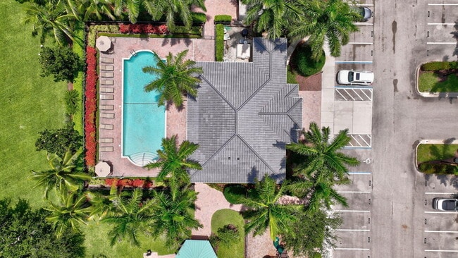 Building Photo - 2990 SE Lexington Lakes Dr