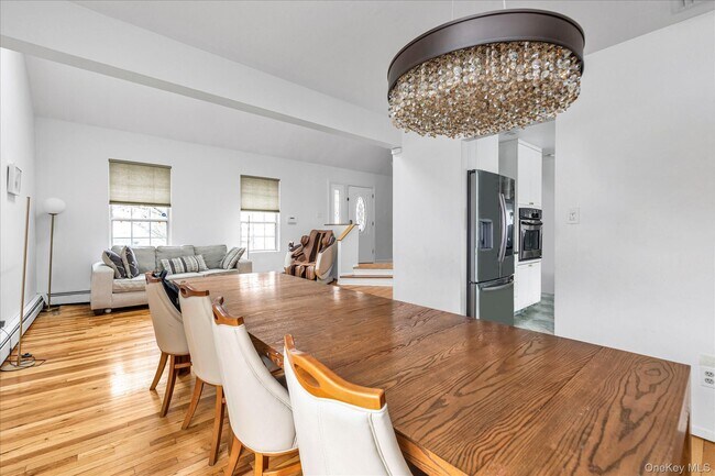 Building Photo - 8 Branding Iron Ln