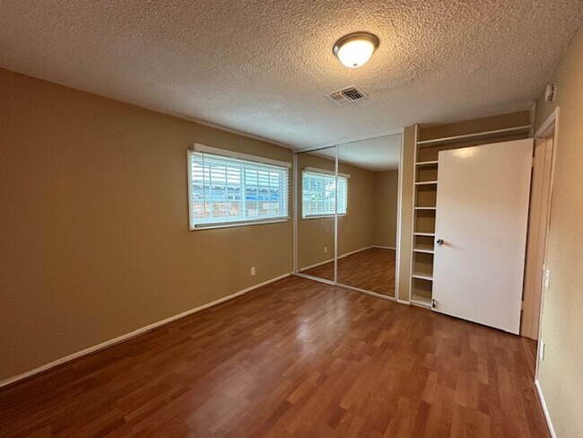 Building Photo - Stunning 5 bedroom tree lined cul-de-sac street in West Hills