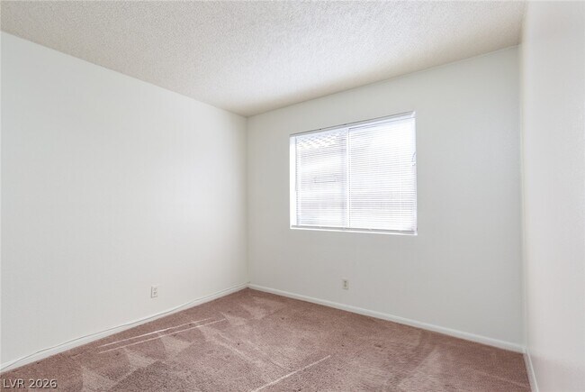 Building Photo - 121 Hanover Dr