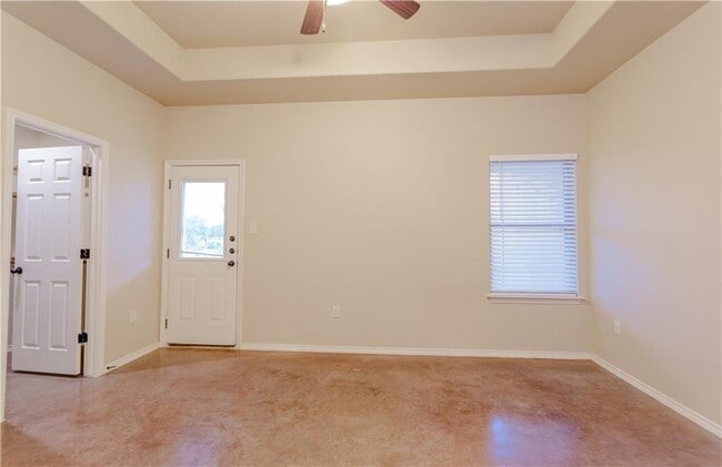 Building Photo - 421 Jack Rabbit Ln