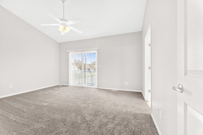 Building Photo - 2885-2885 5th St