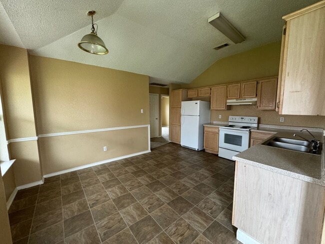 Building Photo - 3-Bedroom House for Rent in Killeen