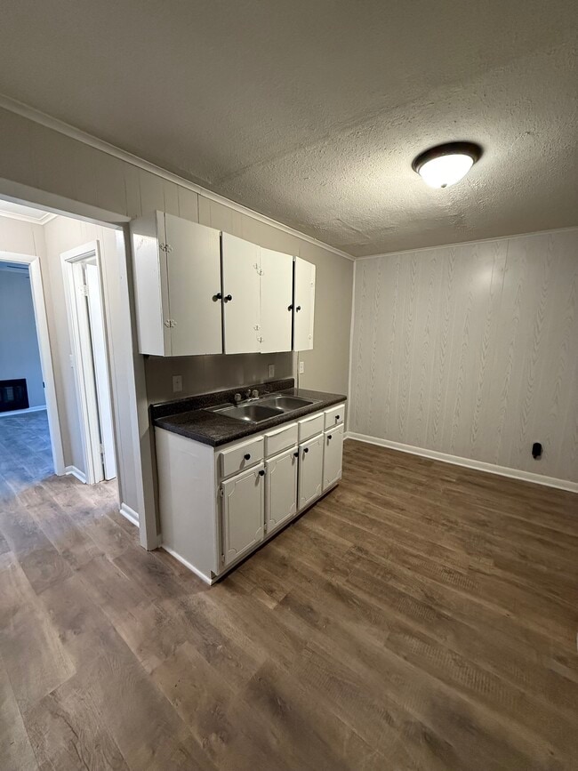 Building Photo - 616-622 14th St Quadplex