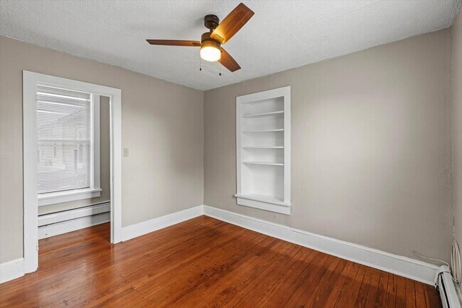 Building Photo - 329 E Union St