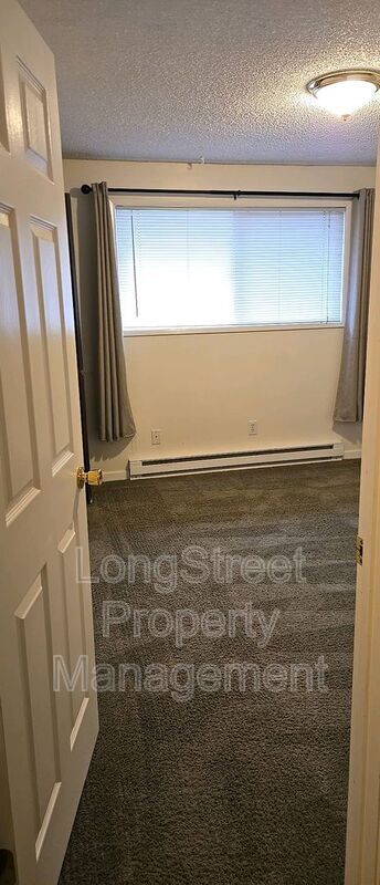 Building Photo - 2307 Newton St