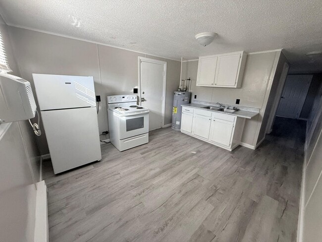 Building Photo - Cohen St.