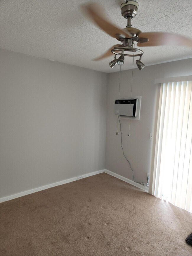 Building Photo - 106 Suffolk C