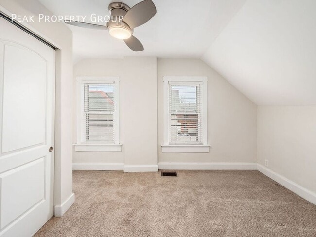 Building Photo - 506 S Lazelle St