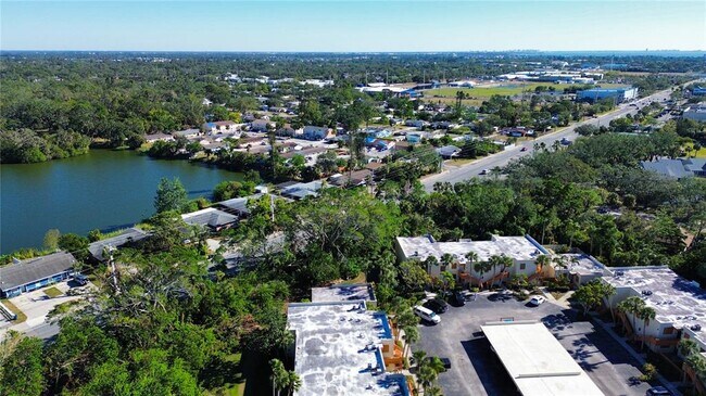 Building Photo - 133 Wild Palm Dr