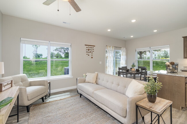 Building Photo - 2301 Point Pl