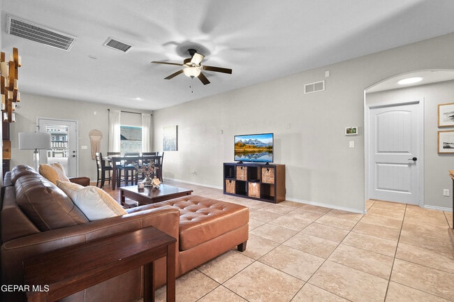 Building Photo - 14605 Christian Castle