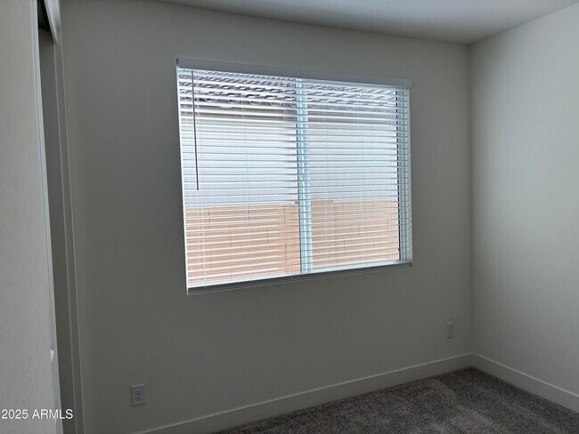 Building Photo - 10862 N Brownsville Ln