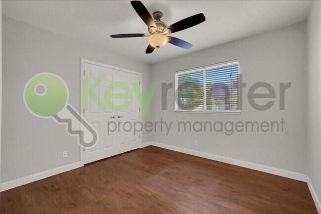 Building Photo - 6359 Edgewood Way