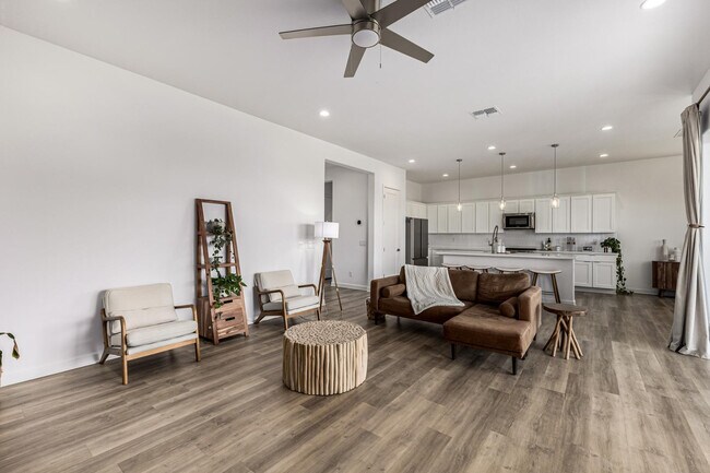 Building Photo - 4509 N 197th Ln