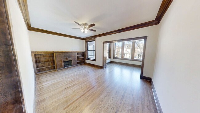 Building Photo - Lakeview Gem: 2 Bed, 1 Bath W/ In-Unit Laundry, D/W, Cent Air, Fireplace, Deck, Parking!