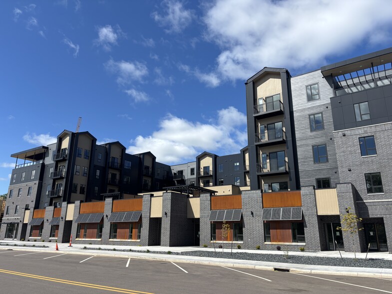 Primary Photo - Cannery Square North