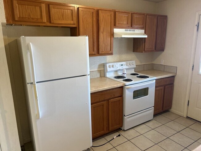 Building Photo - 509 W Ave B Ave