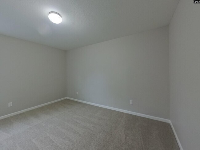 Building Photo - 750 Chariot Way