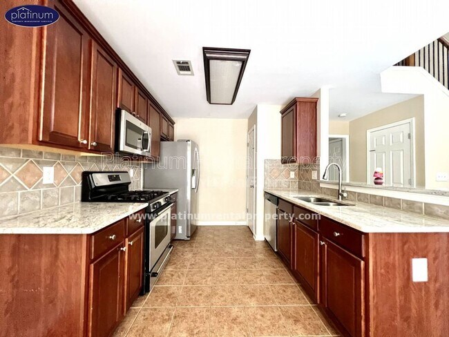 Building Photo - 1751 Bentridge Dr