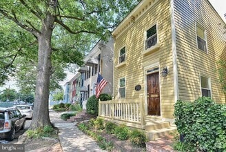 Building Photo - 223 N West St