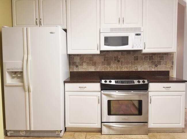 Building Photo - LEASE PENDING  8708 Castaway Cove Ct.