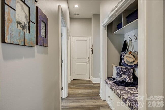 Building Photo - 82132 Standing Oak Dr