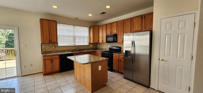Building Photo - 43660 St Helena Terrace