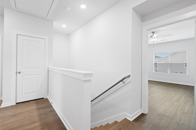 Building Photo - 8126 Brocken St
